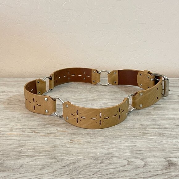 BKE Belt Large Tan Leather Silver O Links Cut Out Design - Picture 3 of 9